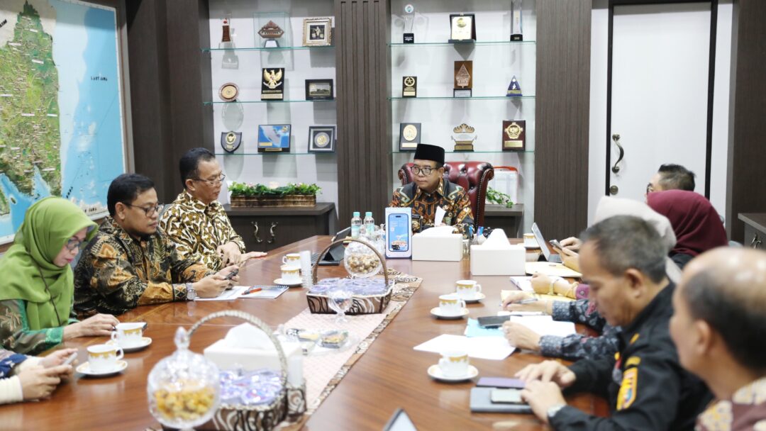 Pj. Gubernur Samsudin Terima Kunker Kepala Badan BPS Provinsi Lampung, Atas Perlindungan Lubis Dan Jajaran Membahas Sinergi Dan Pemanfaatan Data Inflasi, Stunting, Kemiskinan Ekstrem Serta Ketahanan Pangan