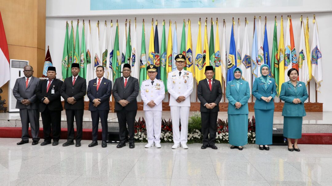 Mendagri Minta Pj. Gubernur Papua dan Papua Selatan yang Baru Dilantik Selesaikan Tantangan Daerah Masing-Masing