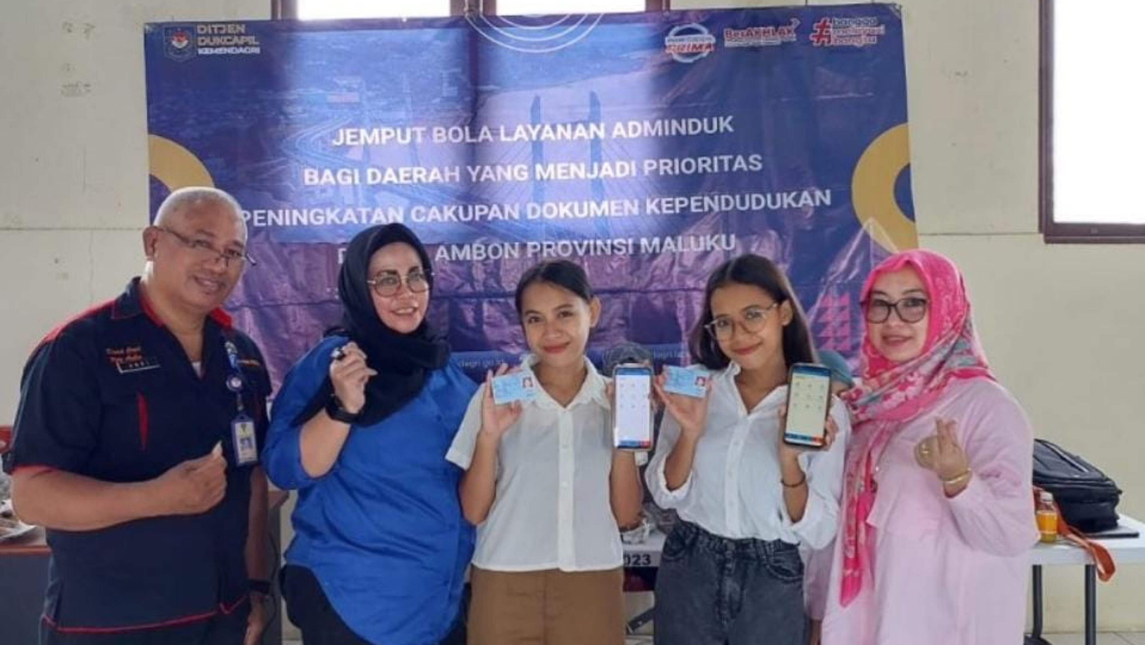Pilkada Langsung Kian Dekat, Dukcapil Ambon Datangi Pemilih Pemula di SMA/SMK