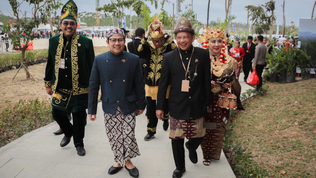 Mendagri Tito Beserta Istri Hadiri Upacara HUT Ke-79 Kemerdekaan RI Perdana di Ibu Kota Nusantara