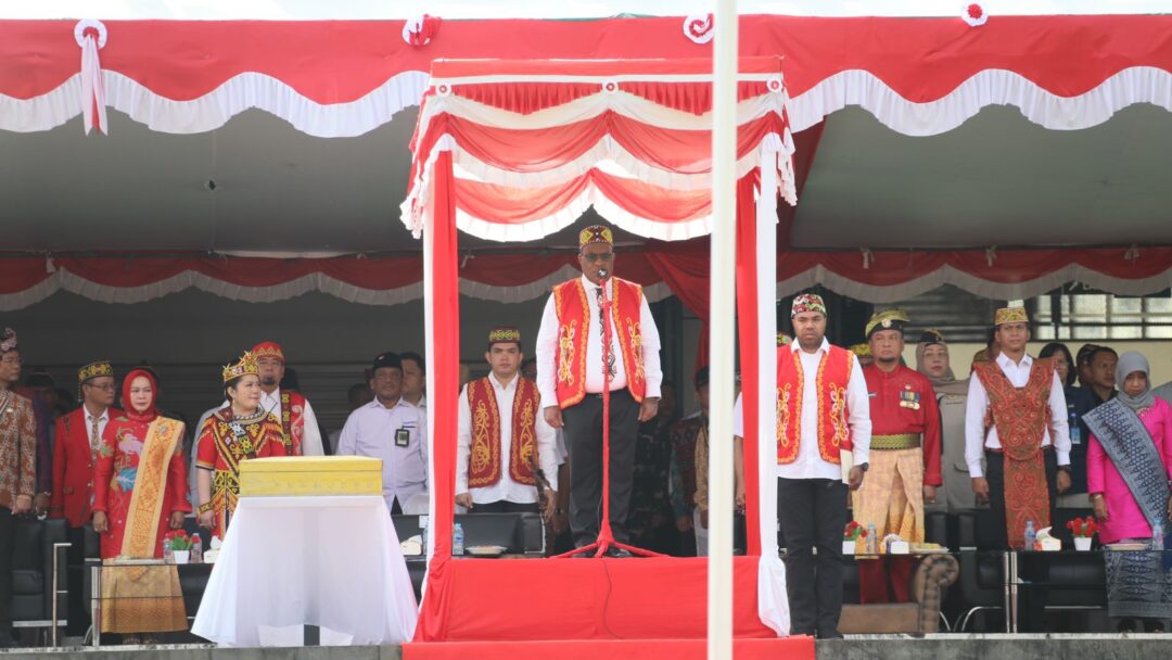 Wamendagri Pimpin Upacara HUT Ke-79 Kemerdekaan RI di PLBN Entikong