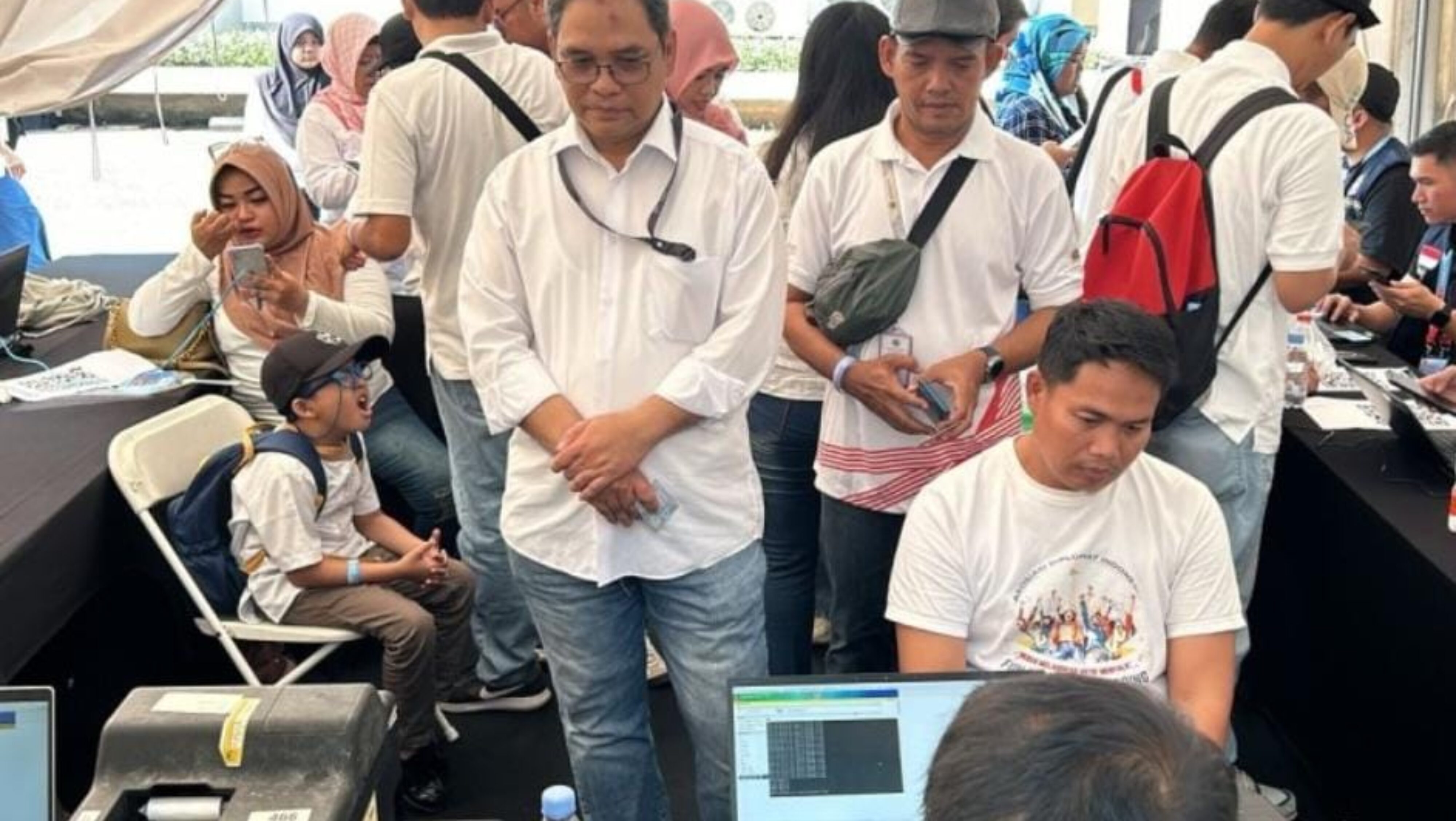 Dukcapil Gelar Layanan Adminduk dan Aktivasi IKD di HUT Kemenlu ke-79