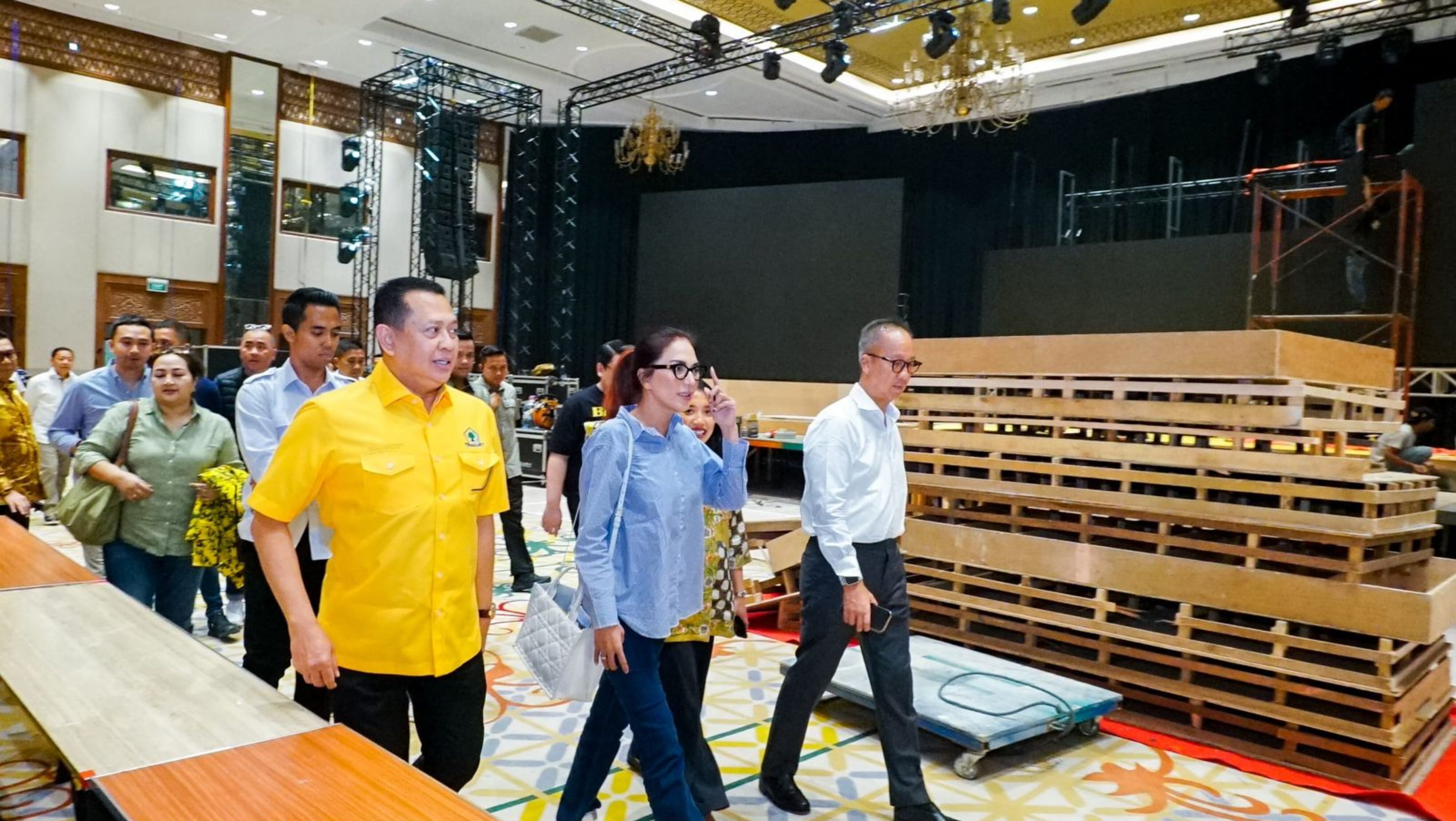 Tinjau Persiapan Rapimnas dan Munas XI Partai Golkar Bersama Plt Ketua Umum Agus Gumiwang, Bamsoet Pastikan Rapimnas dan Munas XI Partai Golkar Digelar Besok