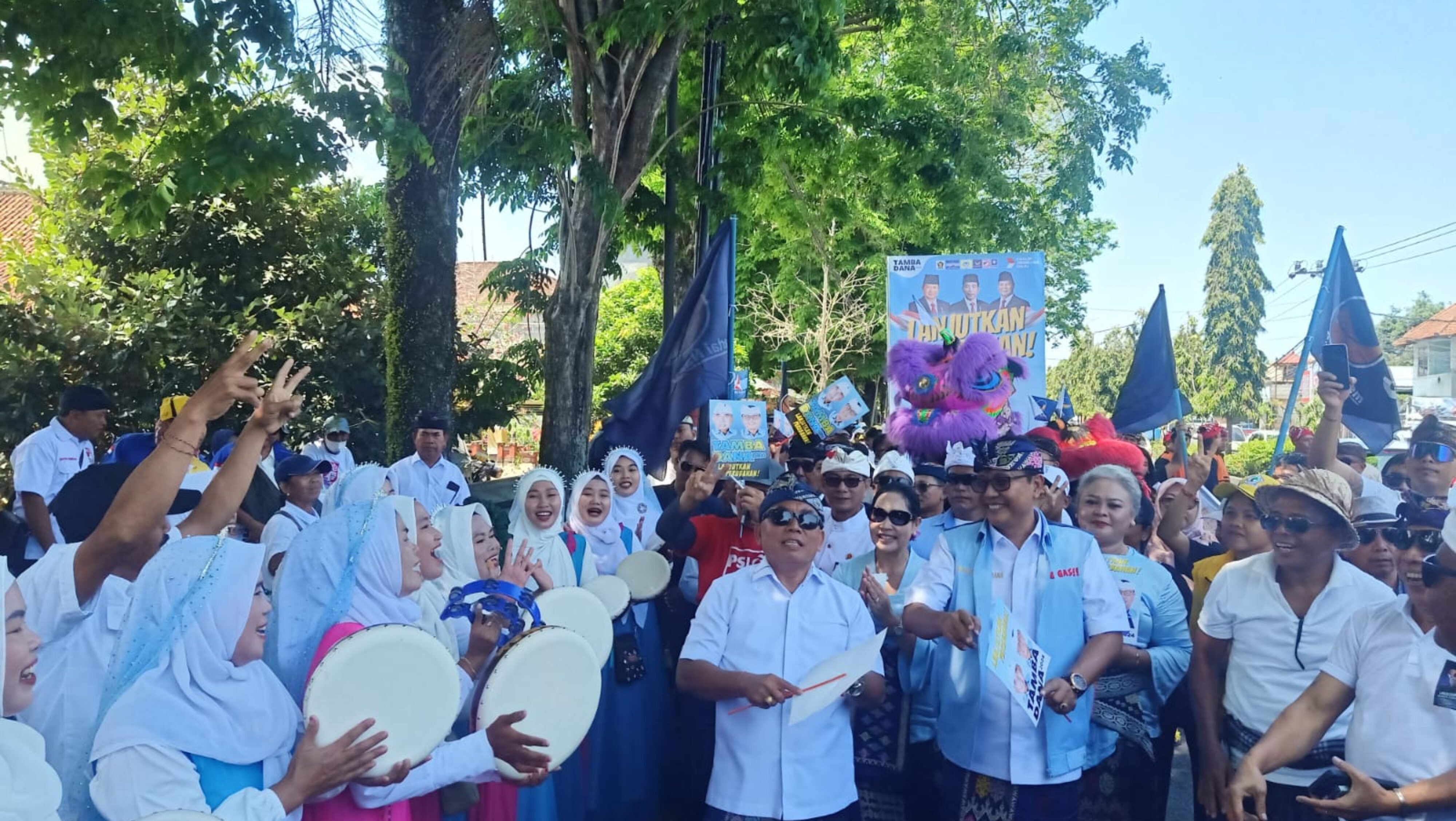 Tamba-Dana Daftar ke KPU Jembrana, Diiringi Pawai Budaya Meriah