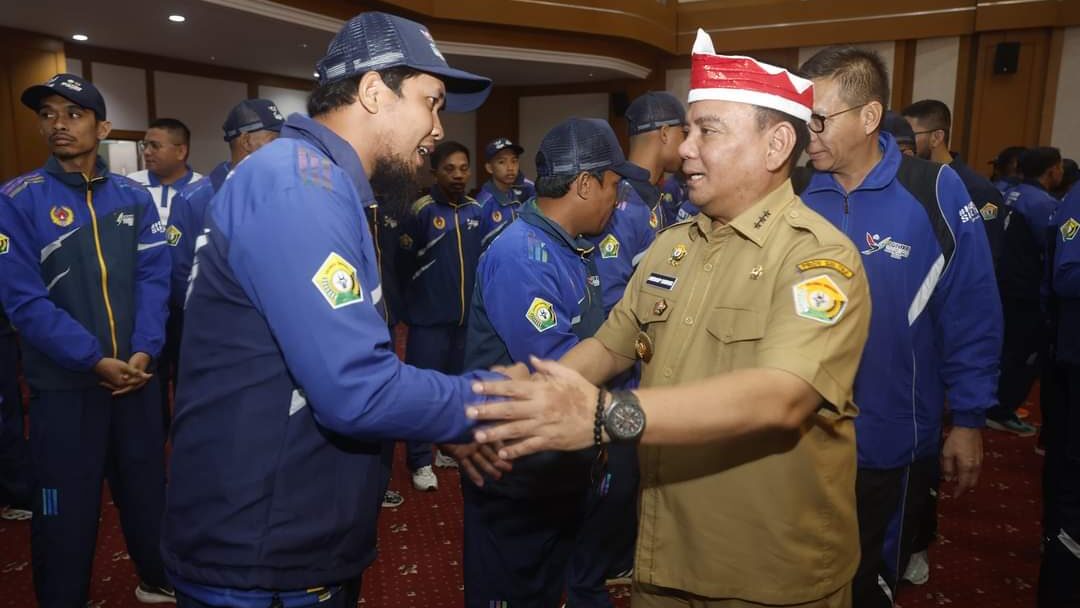 Lepas Kontingen, Pj Gubernur  Sultra Harap Mampu Berprestasi Optimal di Pon XXI Aceh-Sumut 2024
