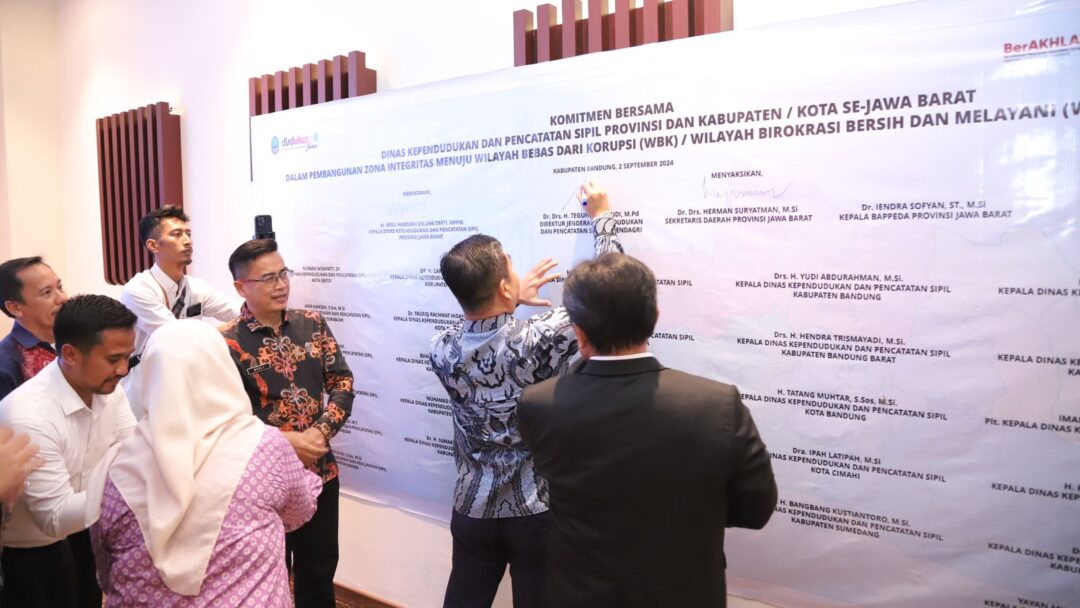 Bukti Nyata Pelayanan Prima! Dirjen Teguh Apresiasi Kerja Keras Dukcapil se-Jawa Barat