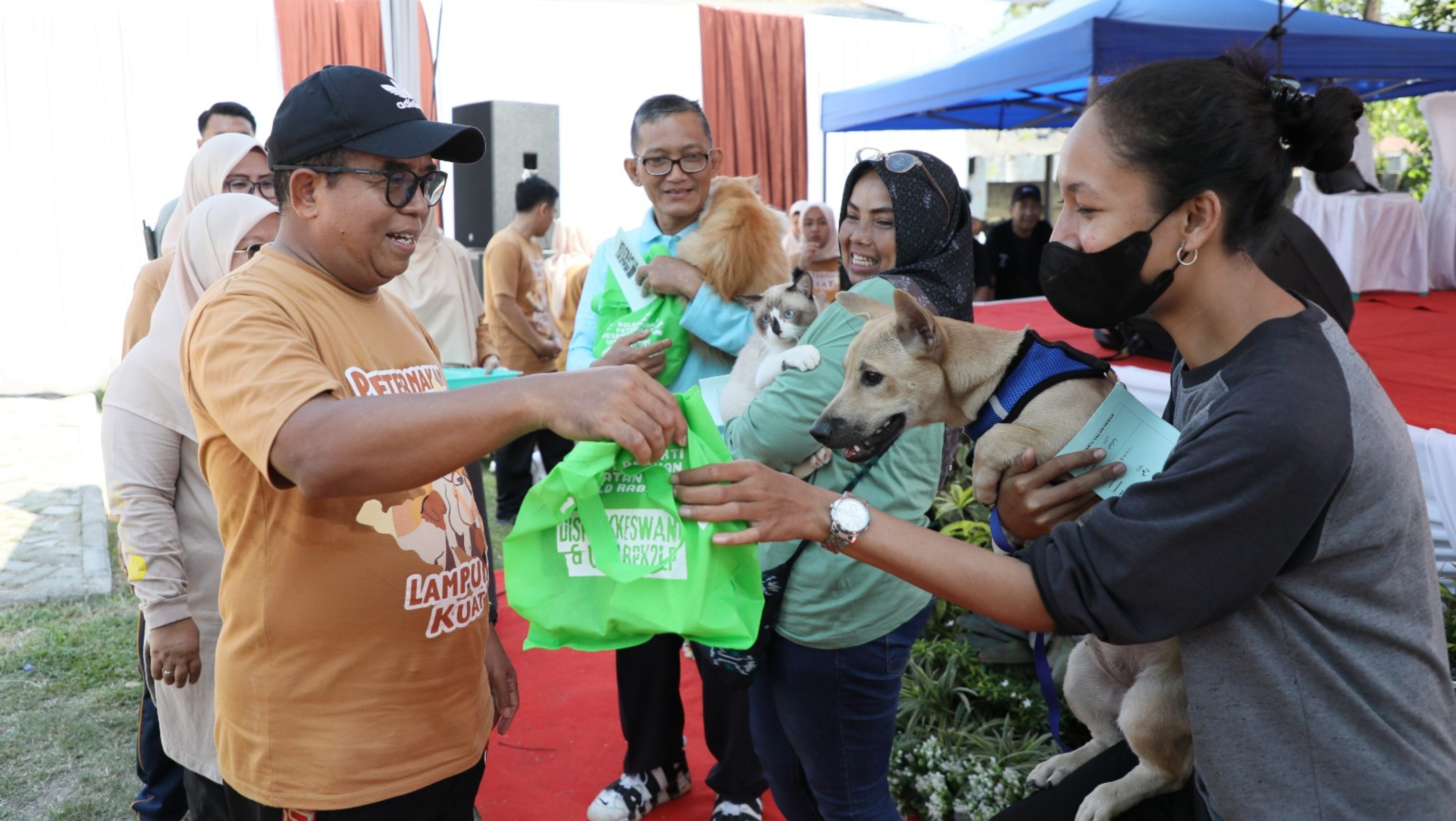 Hadiri Acara Bulan Bakti Peternakan dan World Rabies Day 2024, Pj. Gubernur Samsudin Tegaskan Komitmen Tingkatkan Produksi Ternak dan Cegah Rabies di Lampung