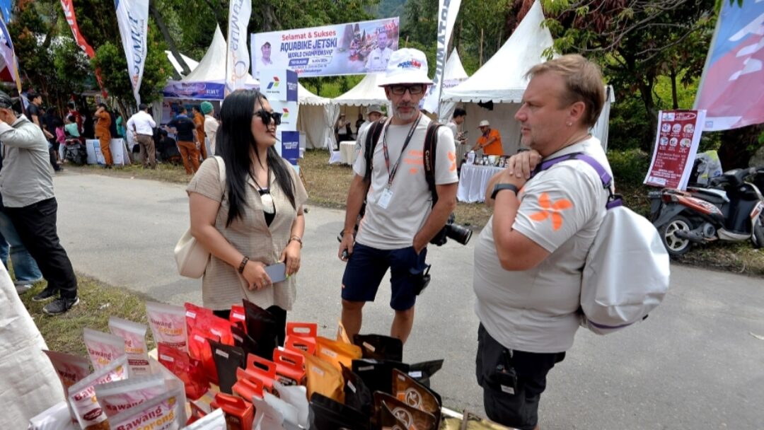 Stand UMKM Event Aquabike 2024 Diserbu Masyarakat, Pj Gubernur Sumut: Luar Biasa Antusiasnya
