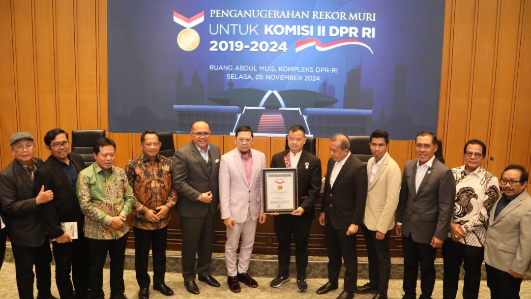 Mendagri Apresiasi Komisi II DPR RI Pecahkan Rekor MURI Legislasi Terbanyak Sepanjang Sejarah