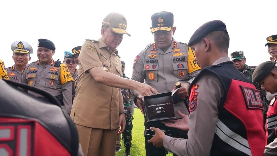Pj. Gubernur Sumut Agus Fatoni Dan Forkopimda Melepas Personel Pengamanan TPS Pelaksanaan Pilkada Tahun 2024