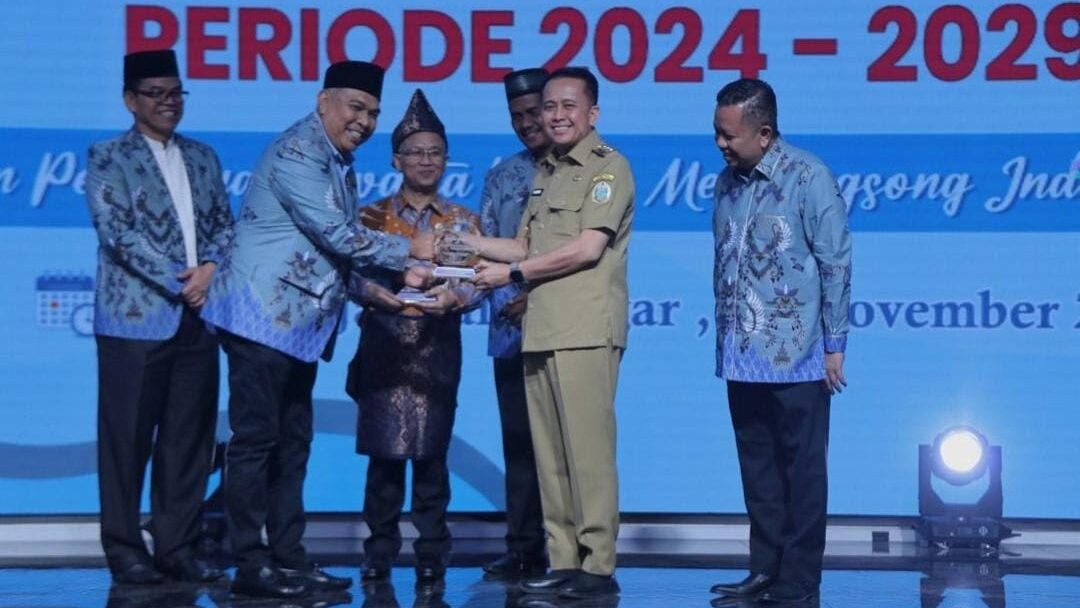 Pj Gubernur Sumut Fatoni Minta Guru Swasta Terus Mengabdi Guna Cerdaskan Anak Bangsa