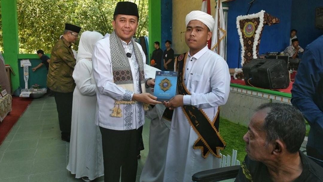 Pj Gubernur Sumut Agus Fatoni Menghadiri Wisuda 14 Santri Penghafal (Tahfiz) Al-qur’an