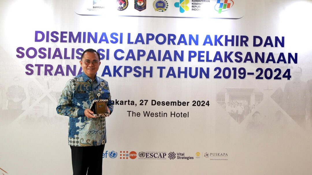 Dukung Semua Lini Stranas AKPSH, Ditjen Dukcapil Terima Token of Appreciation dari Bappenas