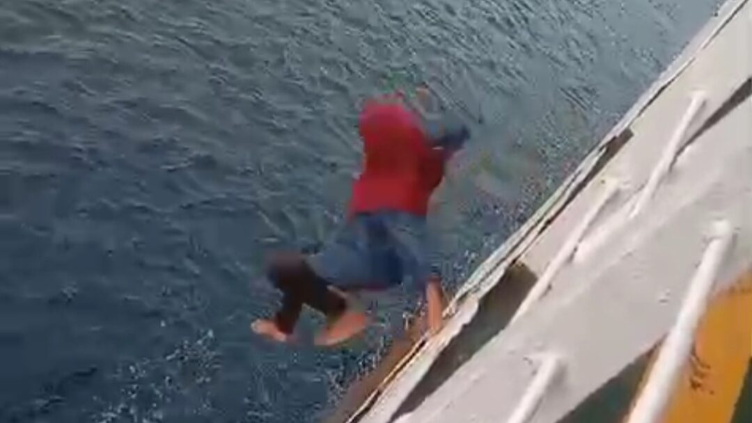 Wanita Lompat dari Kapal di Selat Bali, Tinggalkan Anak Diduga Autis