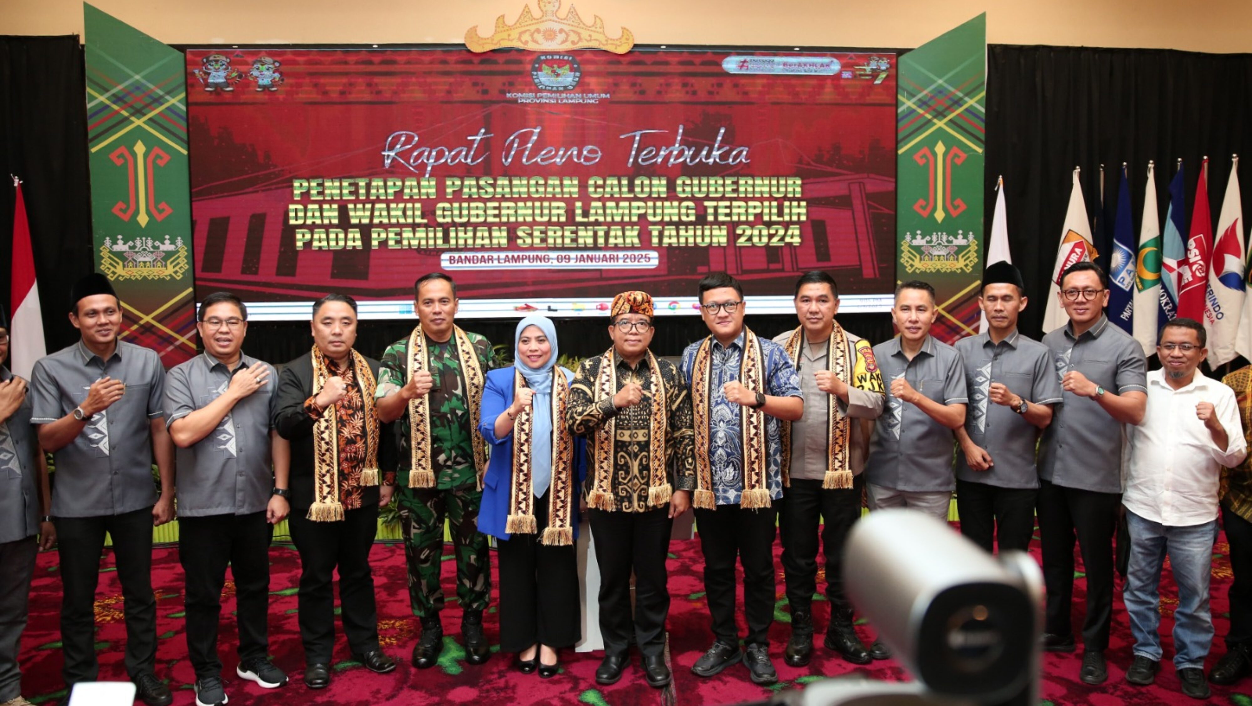 Pj. Gubernur Samsudin Hadiri Rapat Pleno Terbuka KPU Provinsi Lampung dalam Rangka Penetapan Rahmat Mirzani Djausal dan Jihan Nurlela sebagai Calon Gubernur dan Wakil Gubernur Terpilih Periode 2025-2030
