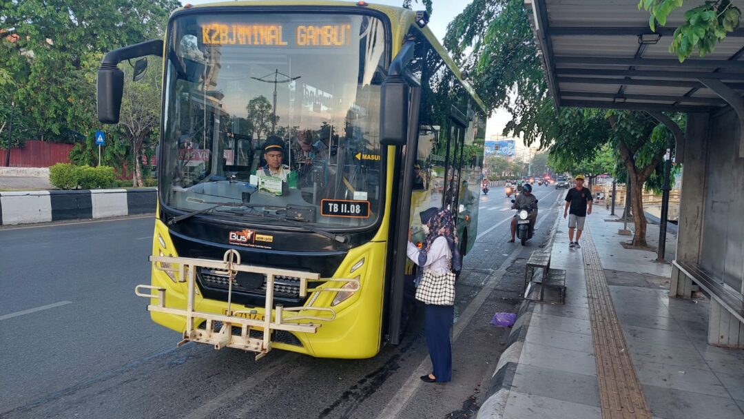 PEMERINTAH ABAI ANGKUTAN UMUM, SUBSIDI TURUN LEBIH 50 PERSEN, INDONESIA EMAS 2045 HANYA MIMPI