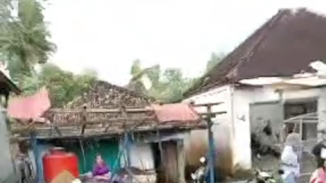 Puluhan Rumah Warga Desa Medewi dan Yehsumbul di Terjang Angin Puting Beliung
