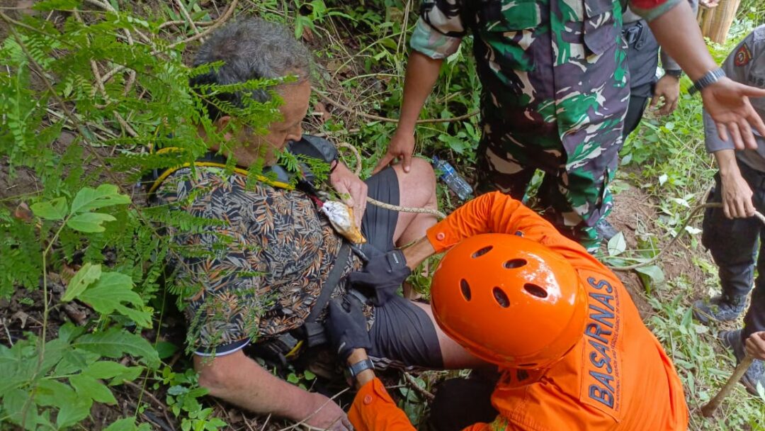 WN Prancis Terjatuh di Perbukitan Amed Karangasem