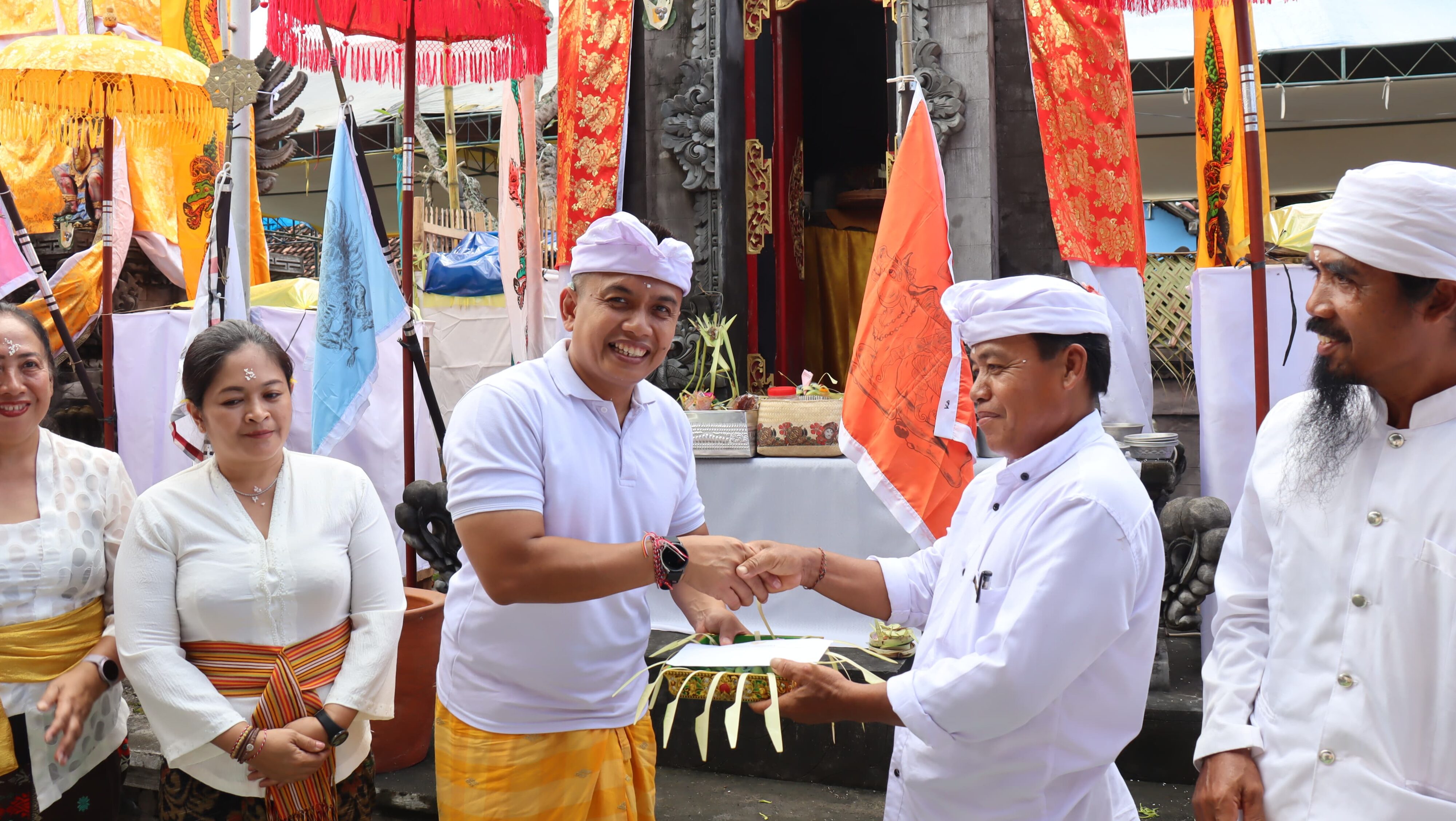 Ngenteg Linggih Di Pura Setya Dharma Jati Banyuwangi, Dihadiri Oleh Wabup Ipat