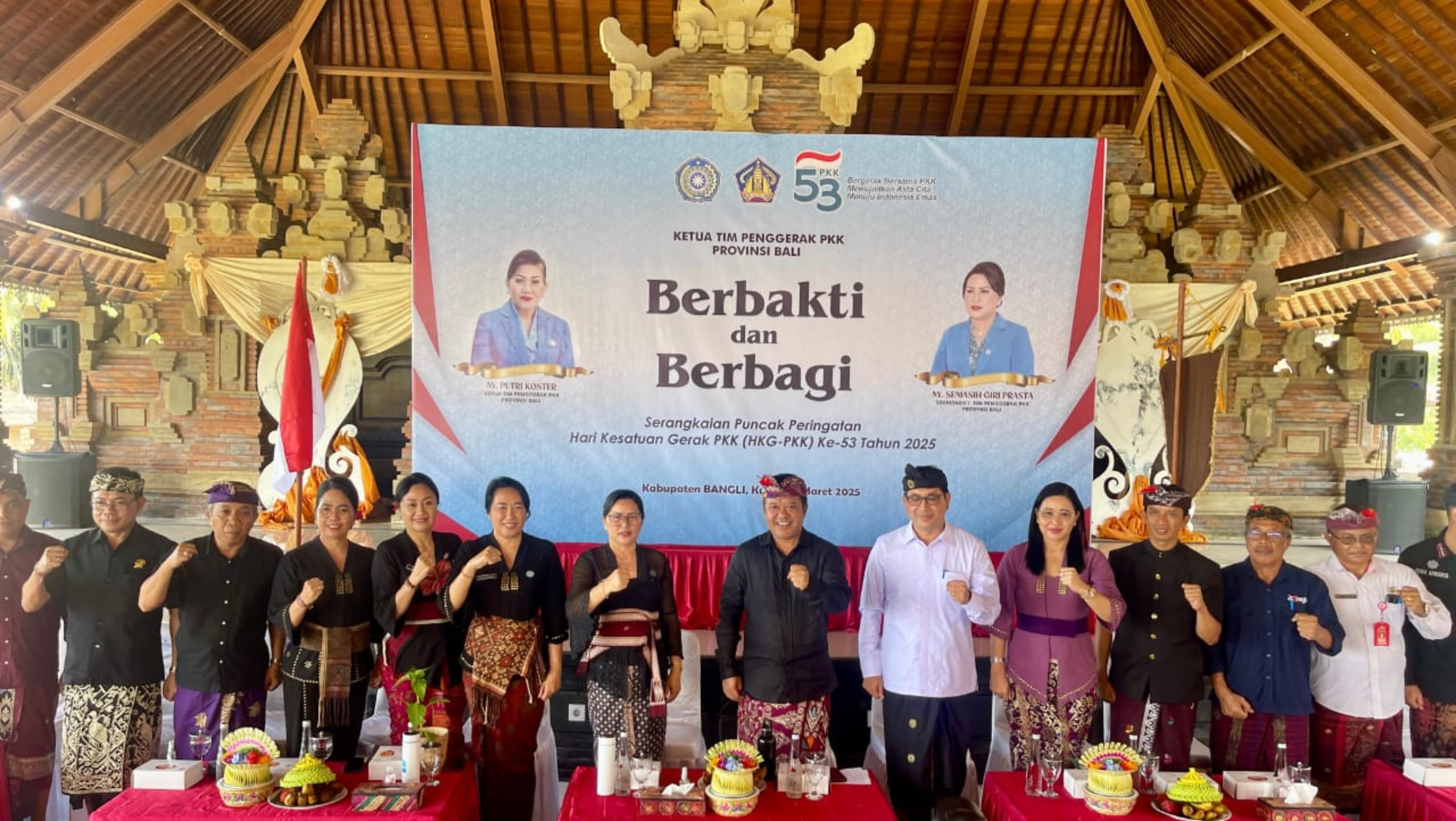 Sekretaris TP PKK Bali Ny. Seniasih Giri Prasta Berbakti dan Berbagi di Desa Susut, Bangli