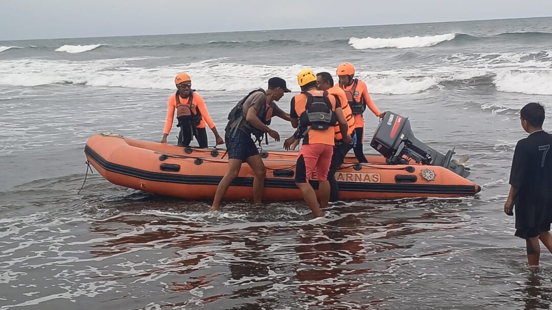 Terombang-ambing di Perairan Yehembang, Tim SAR Evakuasi 2 Nelayan Asal Yeh Kuning