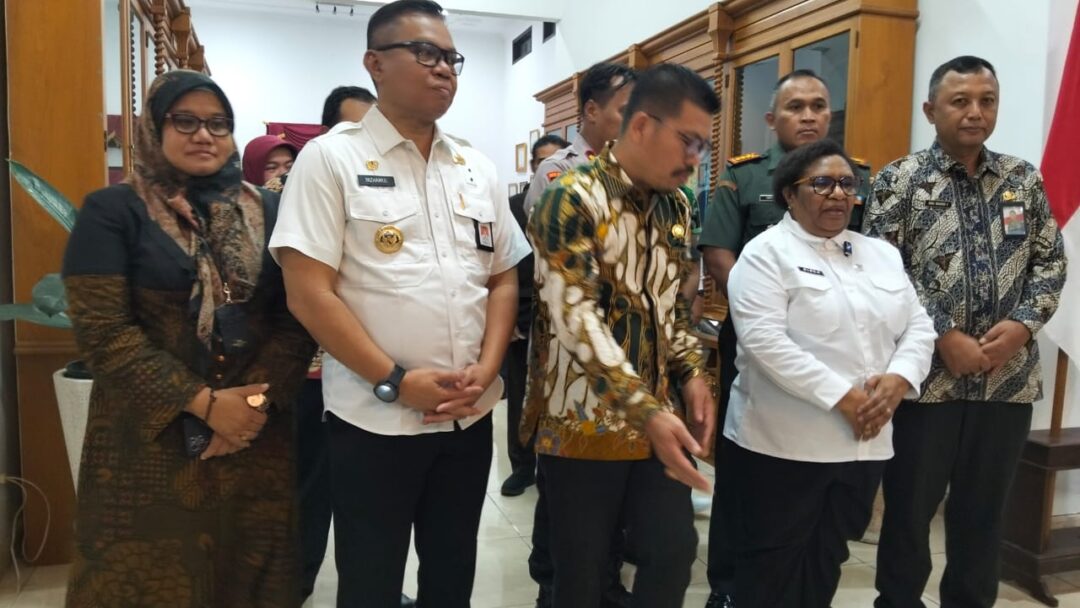 Wakil Menteri Dalam Negeri Tinjau Kesiapan Pelaksanaan PSU di Magetan