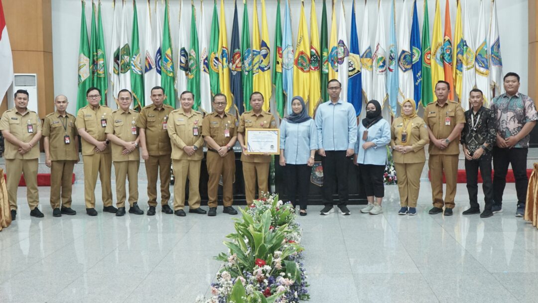 Dinilai Patuh Selenggarakan Pelayanan Publik, Kemendagri Terima Penghargaan dari Ombudsman RI