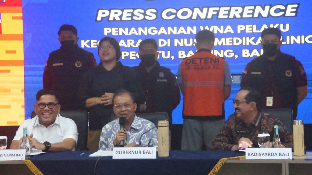 Tegas dan Keras, Gubernur Koster Datangi Imigrasi Langsung Deportasi WNA AS Pelaku Kriminal di Pecatu