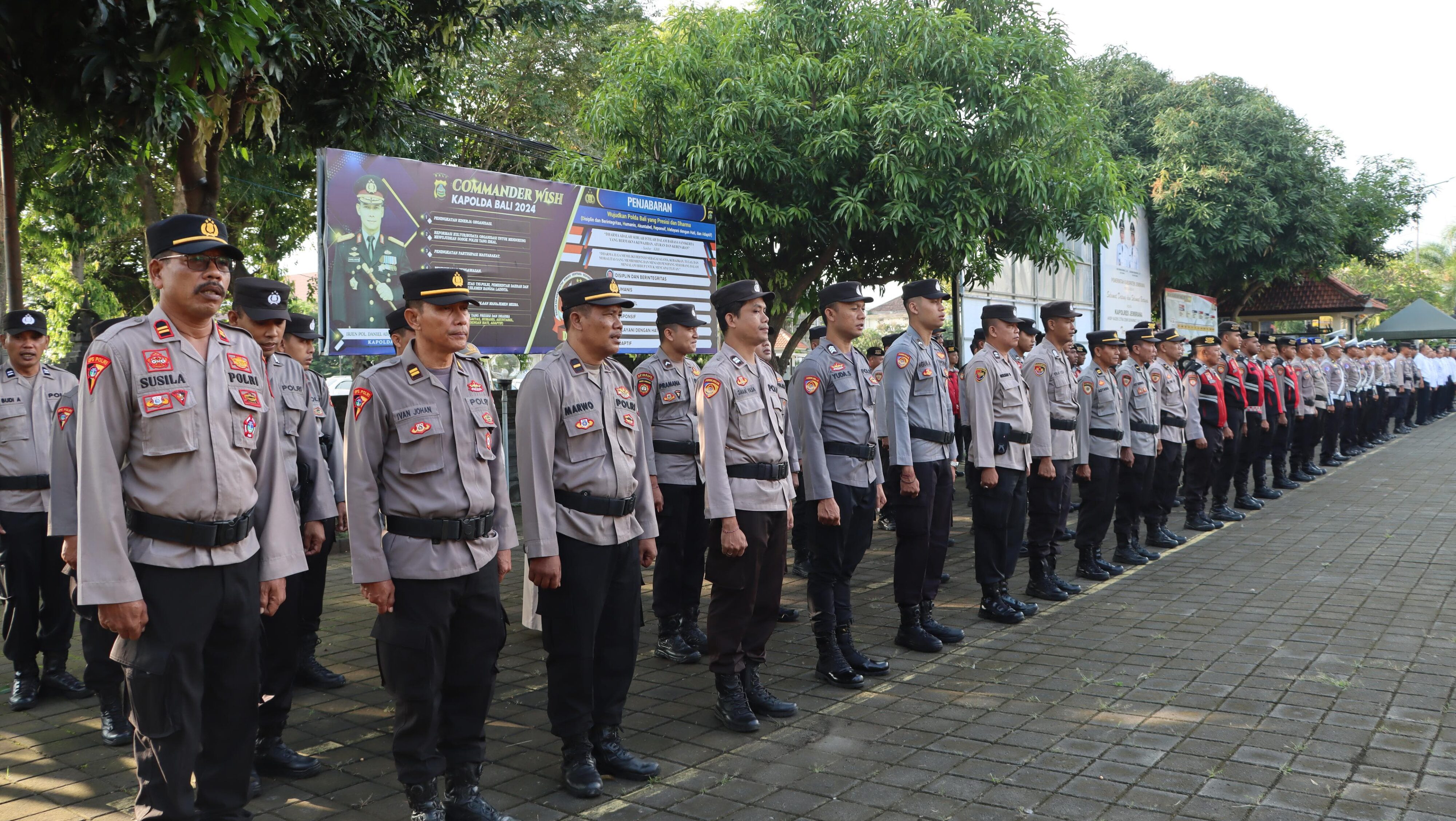 Tekankan Kedisiplinan dan Kepedulian , Kapolres Jembrana Berikan Arahan Saat Apel Jam Pimpinan