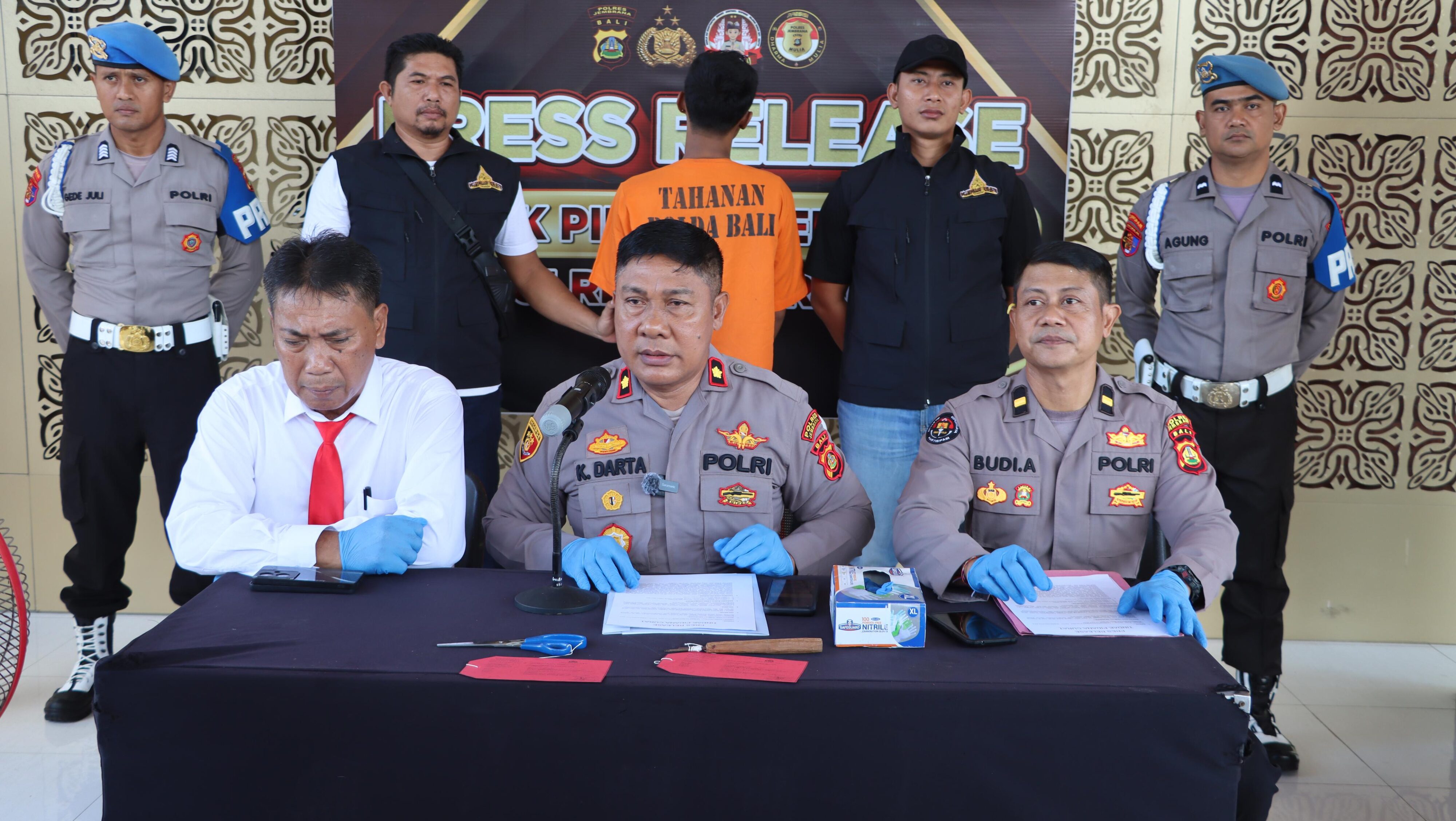 Polres Jembrana Gerak Cepat , Tangkap Pelaku Pembobolan Pura Dalam 24 Jam