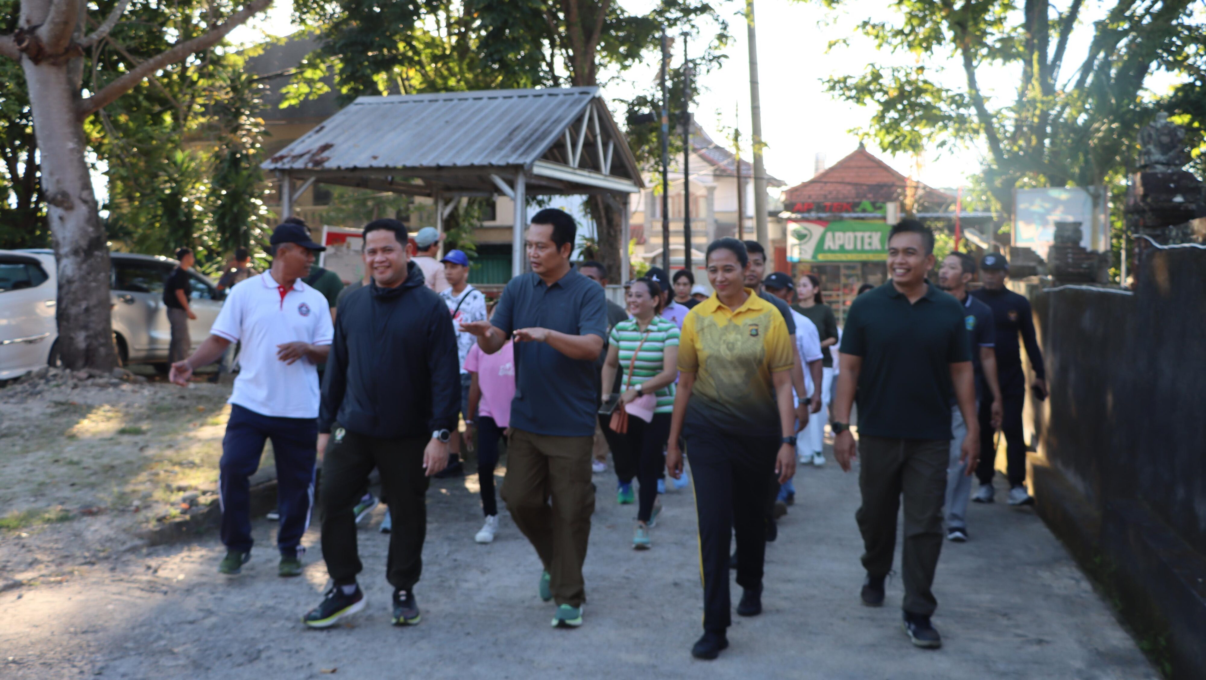 Kapolres Jembrana Turut Hadir Dalam Jalan Santai Pada Perayaan HUT Ke-71 GKPB Mandira Santi