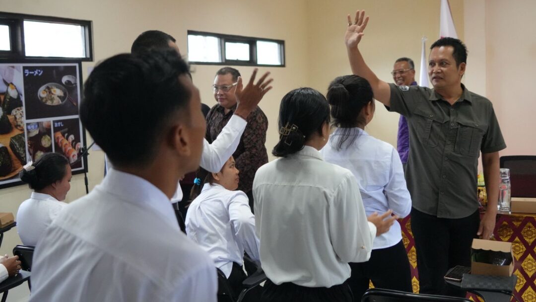 24 Peserta Pemagangan ke Jepang dari Jembrana dilepas , Bupati Jembrana Tekankan Untuk Manfaatkan Kesempatan Emas.
