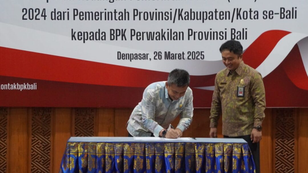 Komitmen Pertahankan Opini WTP, Wabup Ipat Serahkan LKPD Unaudited kepada BPK RI Provinsi Bali