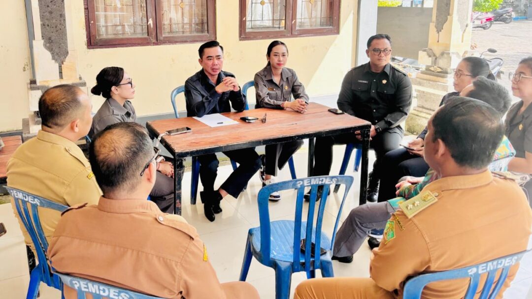 Warga Antusias Bayar Pajak, Komisi II DPRD Jembrana Tinjau Langsung Pemungutan PBB Di Desa Budeng