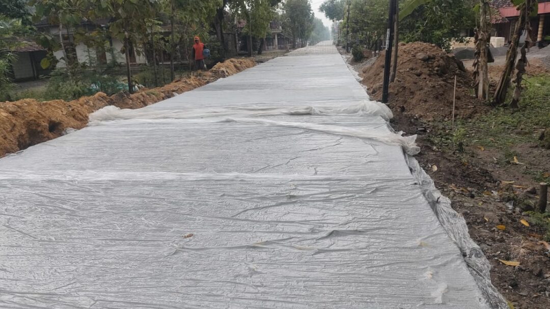 Perbaikan Ruas Jalan Teguhan – Pelangkidul Ngawi Mendapatkan Apresiasi Warga