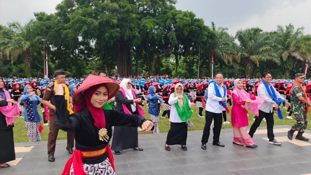 Gebyar Hardiknas 2025 di Magetan Meriah, Ribuan Siswa Ikuti Senam Anak Hebat