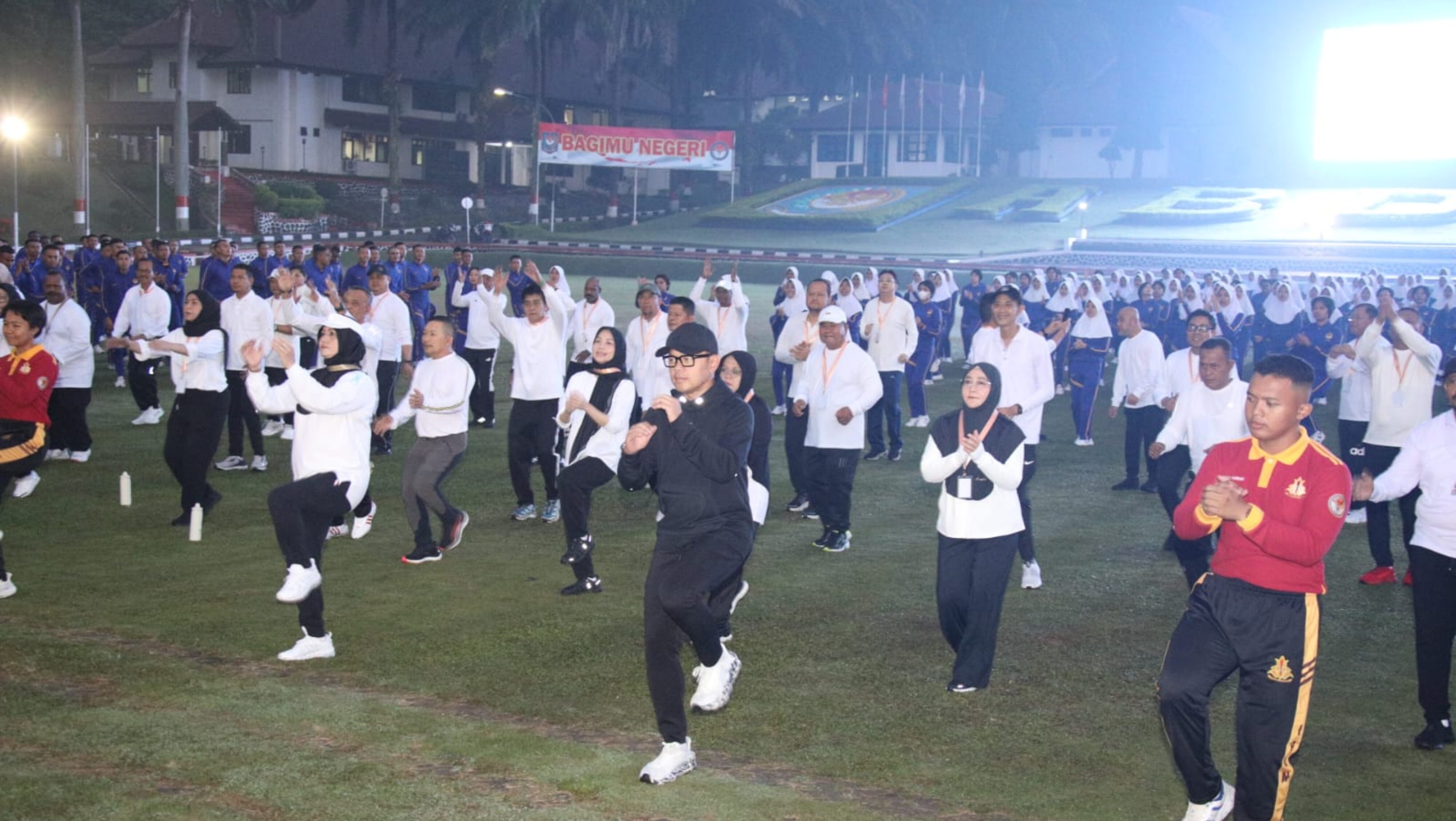 Hari Ketiga Retret Gelombang II, Kepala Daerah dan Wakil Kepala Daerah Tepat Waktu Ikuti Senam Pagi