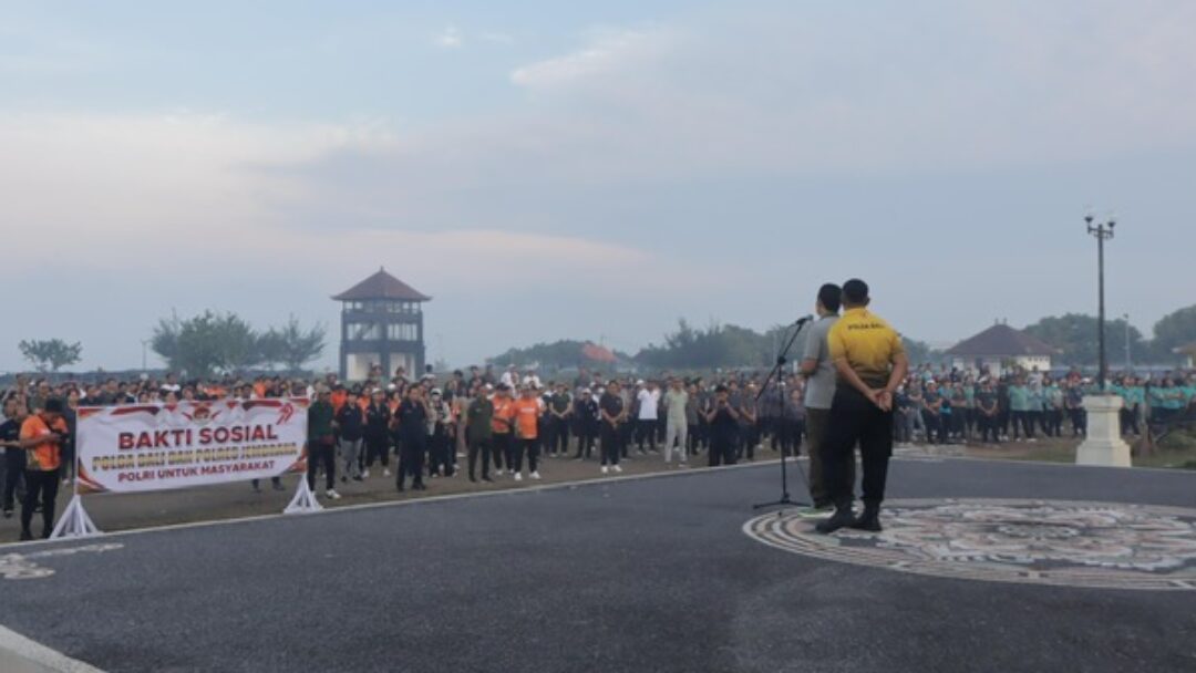 Pemkab Jembrana Bersama Dengan  TNI-Polri Menggelar Aksi Bersih-Bersih Di Sirkuit All In One