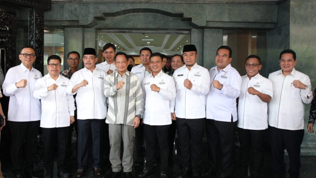 Mendagri Terima Audiensi Pengurus APKASI, Bahas Konsolidasi Organisasi dan Rencana Kerja Konseptual