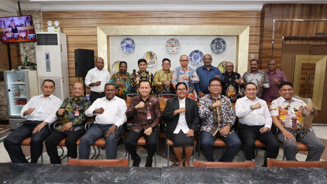 Belum Genap Tiga Jam Dilantik, Pj Gubernur Papua Agus Fatoni Tancap Gas Kumpulkan Kepala OPD