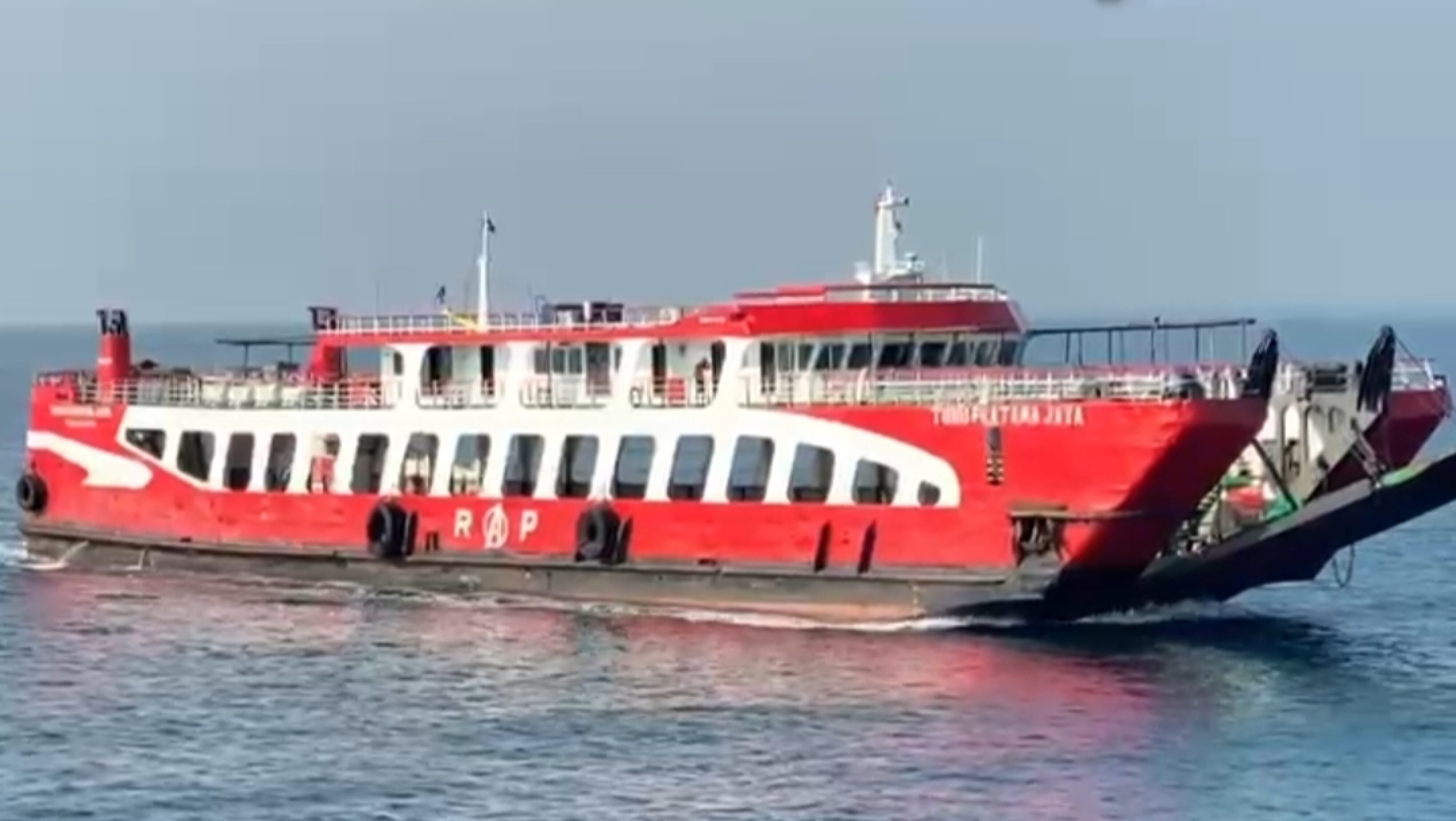 KPM Tunu Pratama Jaya Tenggelam di Perairan Ketapang