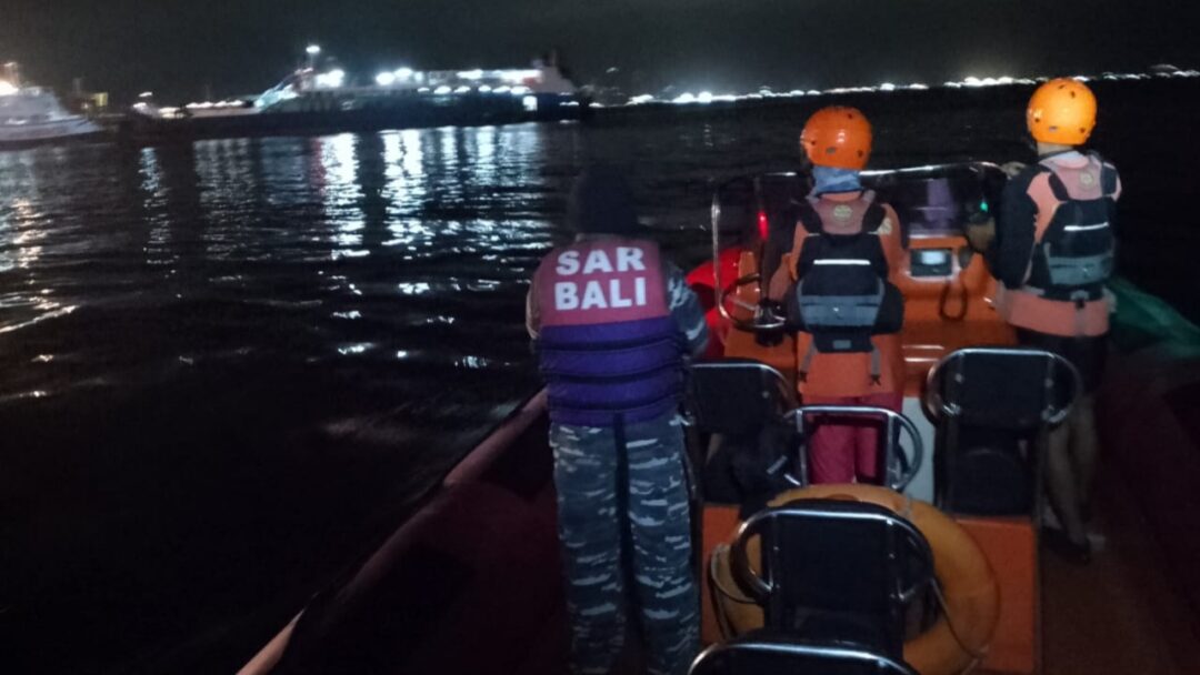 KMP Tunu Pratama Jaya Tenggelam di Selat Bali, TIM SAR Gabungan Lakukan Pencarian Korban