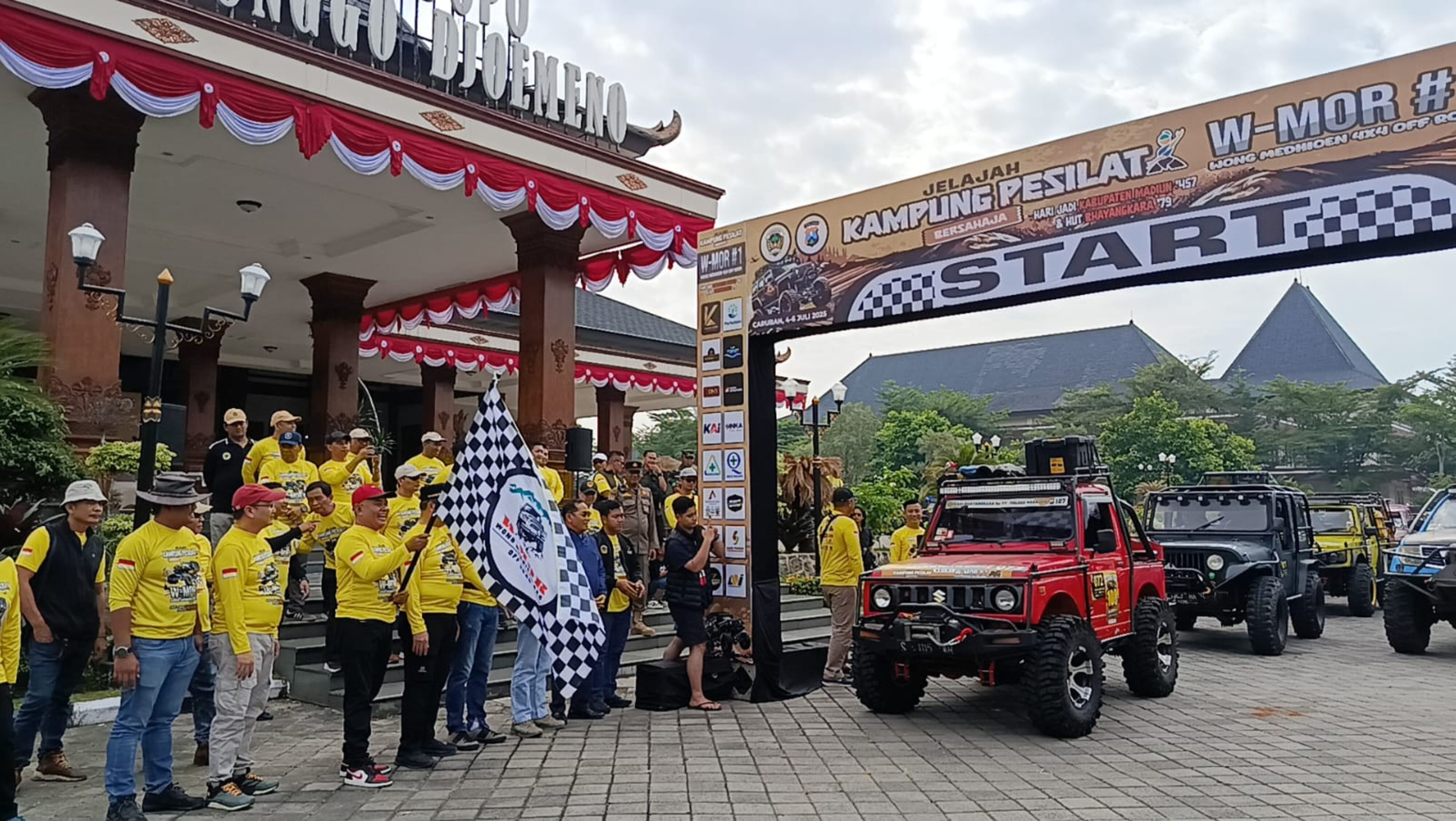Raungan Mesin Dan Lumpur Menyembur Panaskan Gunung Pandan, Madiun Gelar Off-Road Perdana “Jelajah Kampung Pesilat W-MOR”