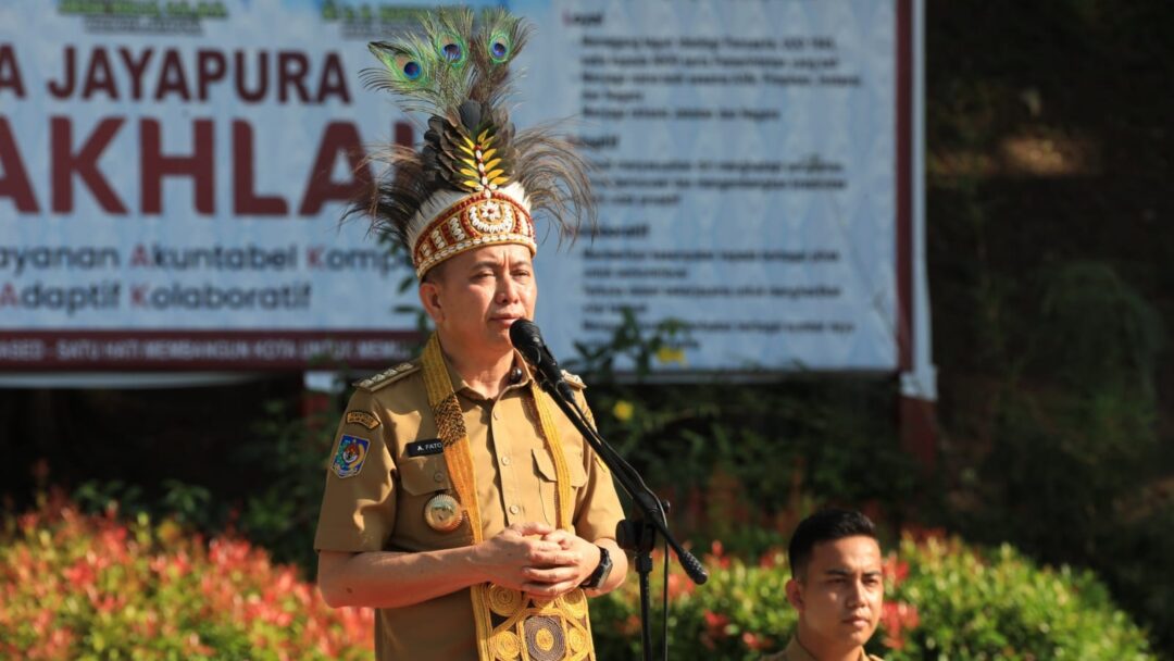 Pj Gubernur Papua Agus Fatoni Pimpin Apel Gabungan di Lingkungan Pemkot Jayapura