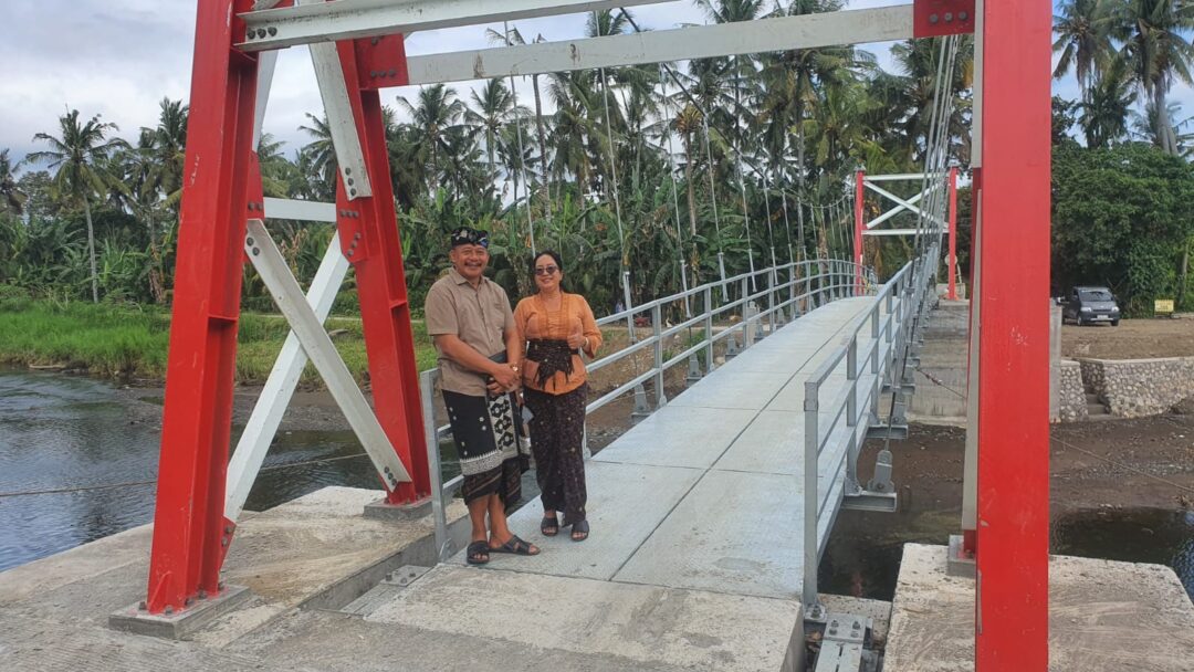 Jembatan Gantung Rp 2,5 M Rampung, Warga dan Siswa Tak Perlu Lagi Lewat Jalur Maut