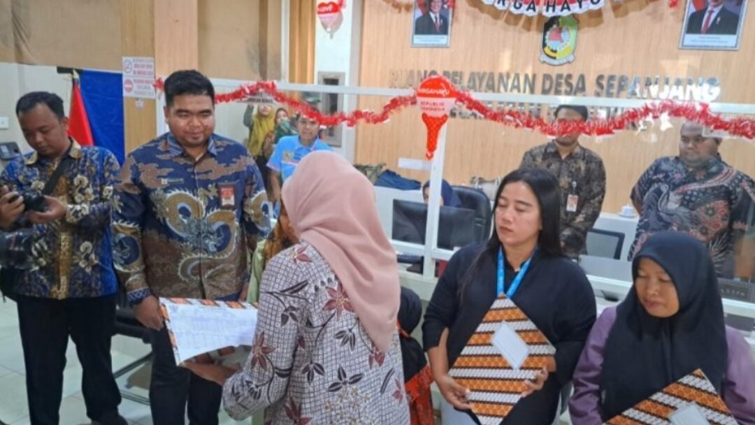 Dari Tulungrejo ke Sepanjang, Jejak Dukcapil Menyemai Identitas Digital hingga Pelosok Banyuwangi