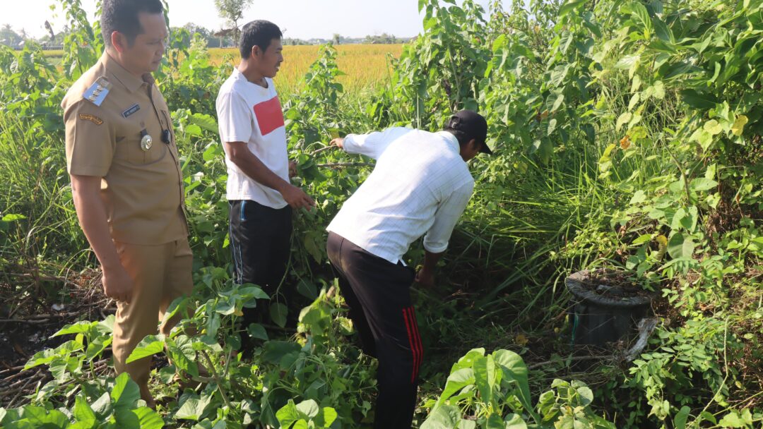 Bupati Kembang Hartawan Sidak Sumur Bor