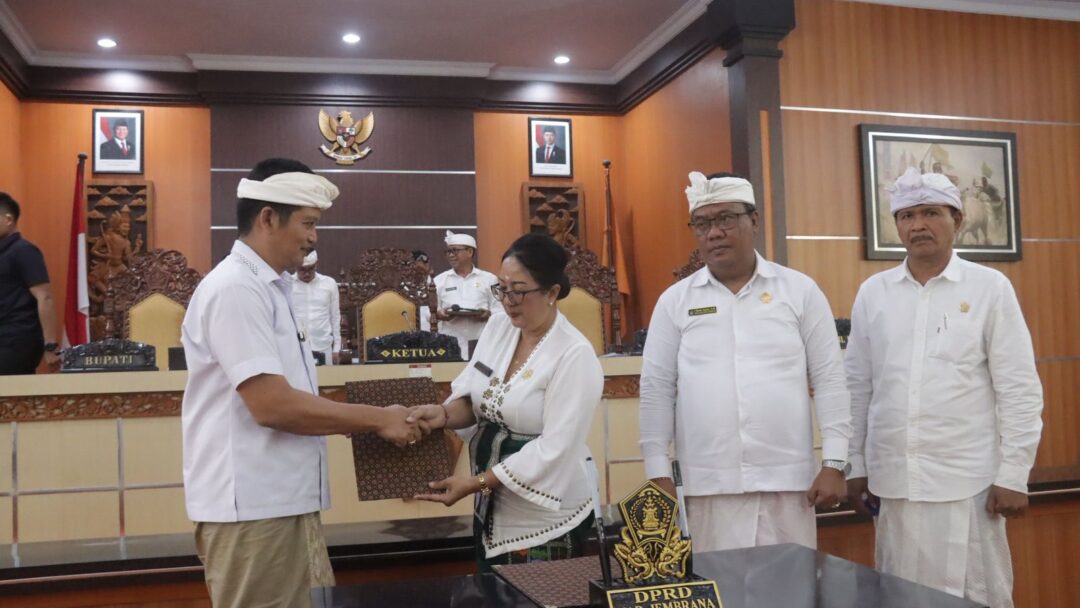 DPRD Jembrana Tetapkan Tiga Perda Strategis, Perkuat Reformasi, Lingkungan, Dan Ketenagakerjaan