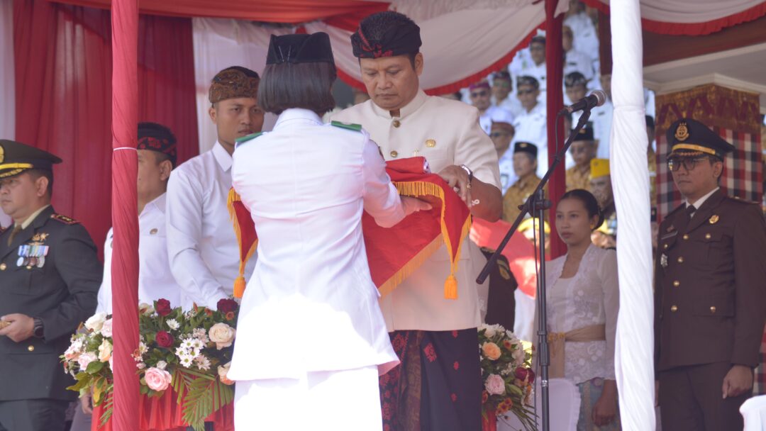 Bupati Jembrana I Made Kembang Hartawan Pimpin Upacara Peringatan HUT Ke-80 Republik Indonesia