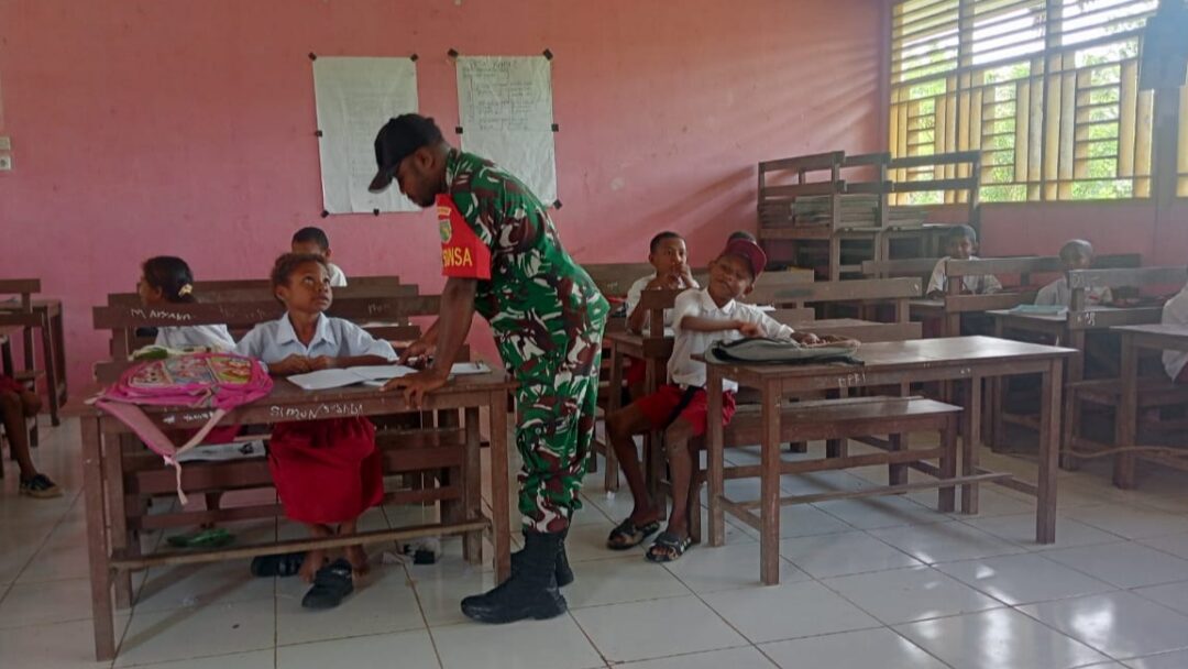 Babinsa Kunjungi SDN Nermnu dan Tanamkan Semangat Belajar dan Cinta Tanah Air